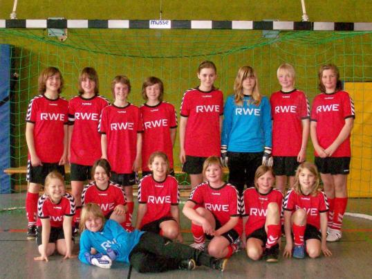 Mannschaftsbild_C-Juniorinnen_FCO_Seite_1.jpg